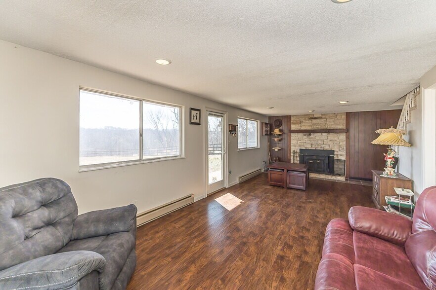 More Photos Of 3166 Highway B, Berger Winery Vineyard For Sale