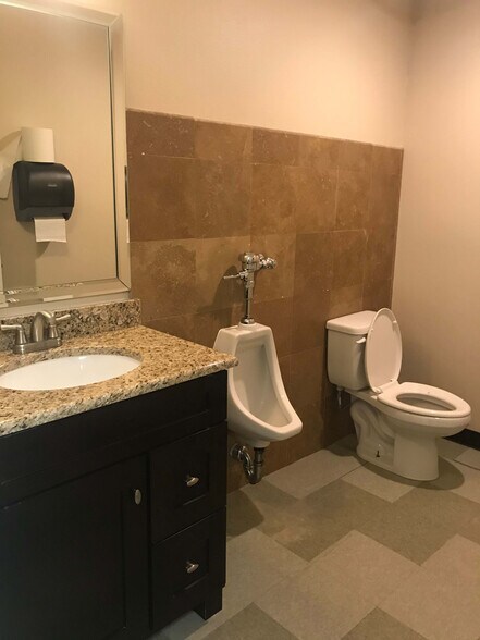 More Photos Of 1715 Northpark Dr, Kingwood Storefront For Lease