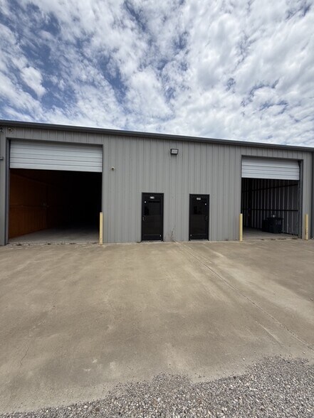 Primary Photo Of 5823 Acton Cir, Granbury Warehouse For Lease