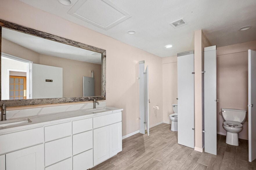 More Photos Of 13651 S 690 Rd, Wyandotte Specialty For Sale