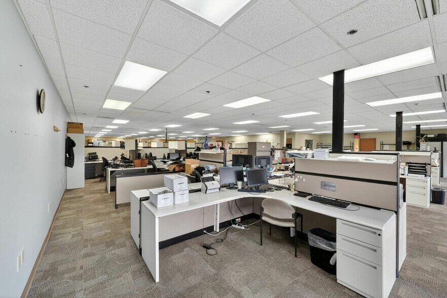 More Photos Of 50 W TechneCenter Dr, Milford Light Distribution For Sale