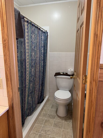 More Photos Of 645 W Lafayette St, Rushville Hotel For Sale