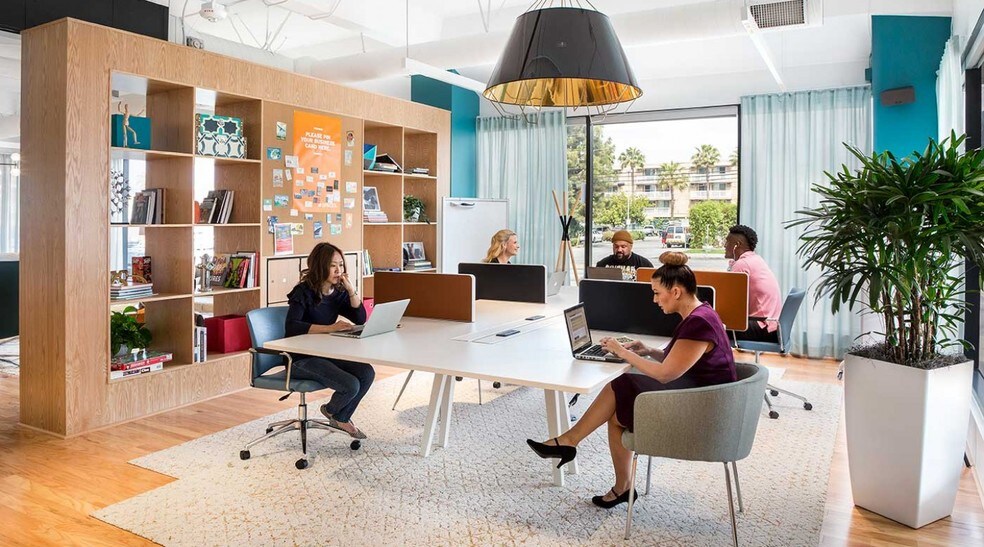 More Photos Of 413-435 W 14th St, New York Coworking Space