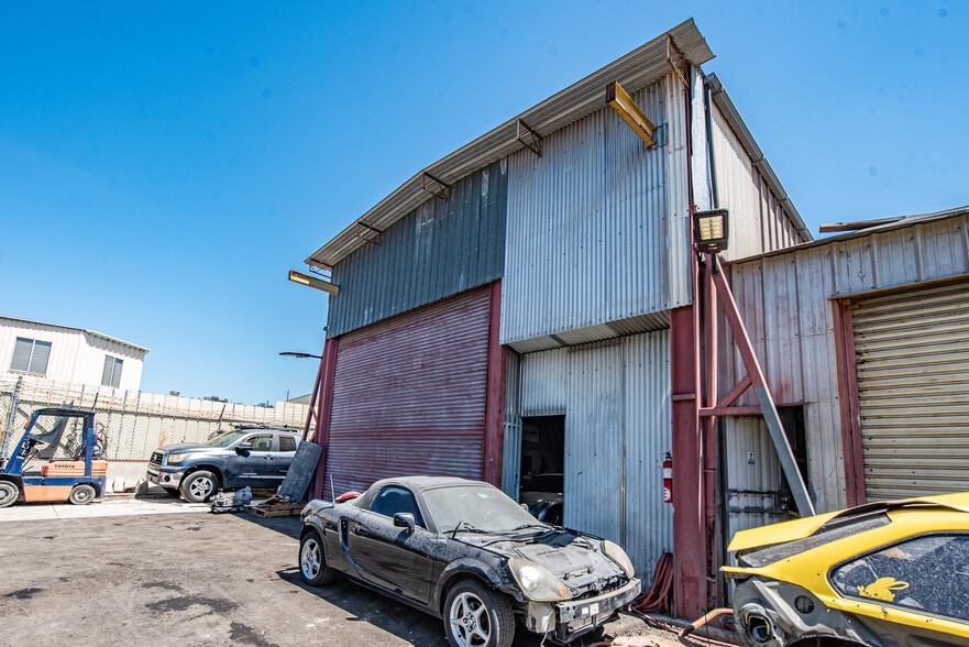 More Photos Of 1121-1135 Sweetwater Ln, Spring Valley Manufacturing For Lease