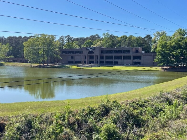 More Photos Of 3500 Riverside Dr, Macon-Bibb Religious Facility For Sale
