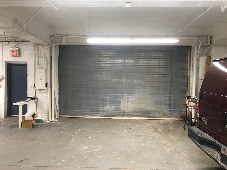 More Photos Of 7 Intervale St, White Plains Flex For Lease