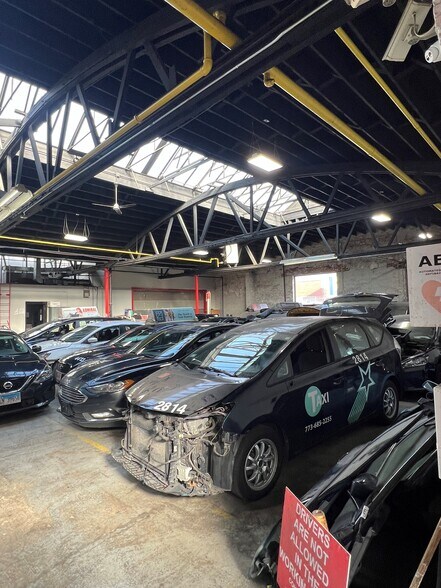 More Photos Of 4516 N Elston Ave, Chicago Service For Sale