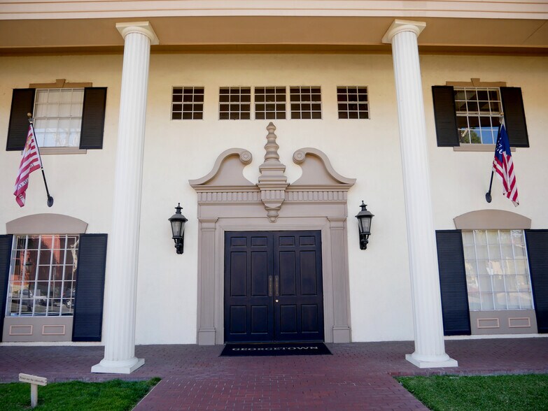 More Photos Of 250 N Golden Circle Dr, Santa Ana Office For Lease