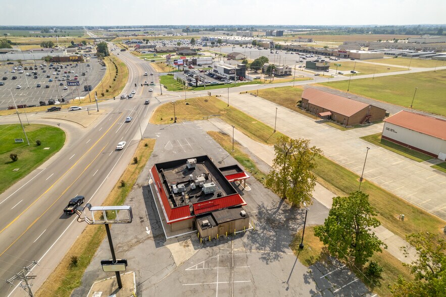More Photos Of 1105 S Main St, Sikeston Fast Food For Sale