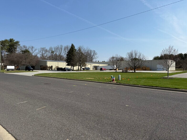 More Photos Of 4260 Ralph Jones Dr, South Bend Warehouse For Sale