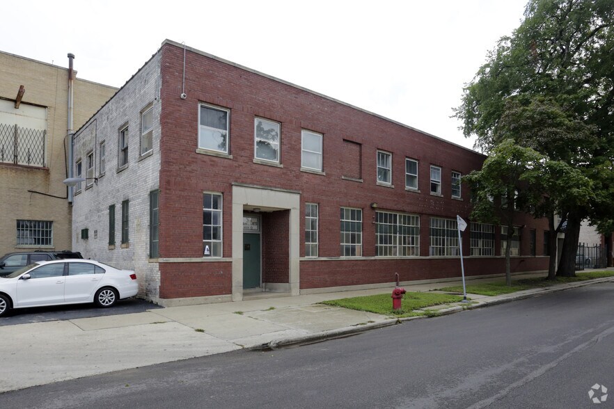 More Photos Of 4920 W Bloomingdale Ave, Chicago Warehouse For Lease