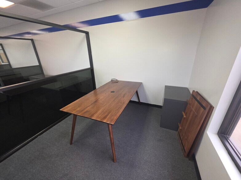 More Photos Of 1519 S School Ave, Fayetteville Auto Dealership For Lease