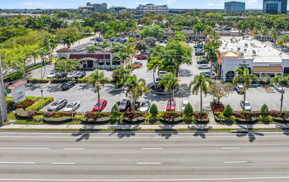 More Photos Of 2200-2222 Glades Rd, Boca Raton Unknown For Lease