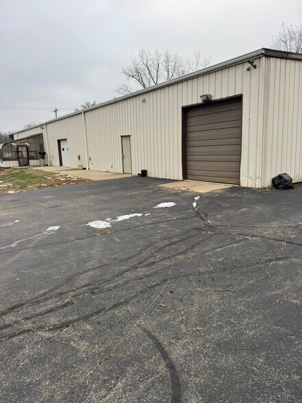 More Photos Of 7032 N Dixie Dr, Dayton Warehouse For Lease