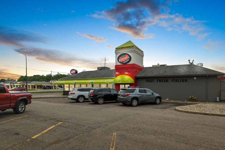 More Photos Of 5445 Beckley Rd, Battle Creek Restaurant For Lease