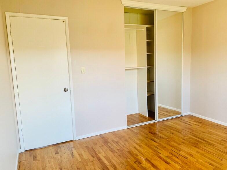 More Photos Of 1179 Felspar St, San Diego Apartments For Sale