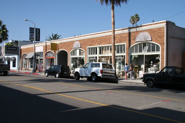 More Photos Of 1327-1337 Abbot Kinney Blvd, Venice Freestanding For Lease