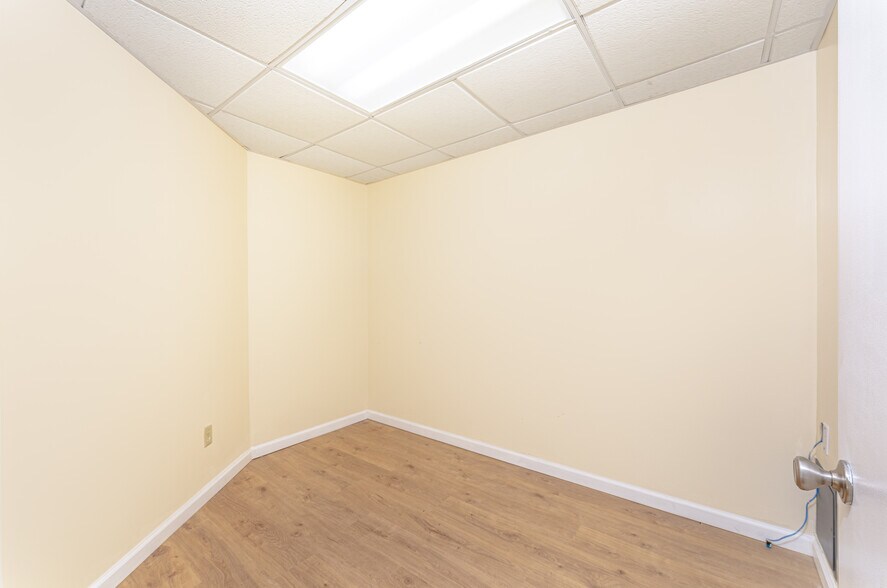 More Photos Of 540 E Main St, Branford Flex For Sale