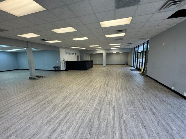 More Photos Of 1870 Midtown Dr, Columbus Flex For Lease