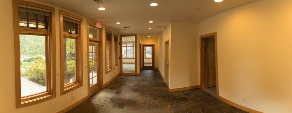 More Photos Of 932-936 Southwood Blvd, Incline Village Loft Creative Space For Lease