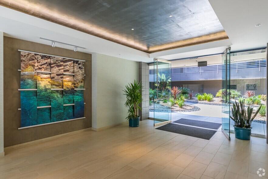 More Photos Of 5414 Oberlin Dr, San Diego Office For Lease