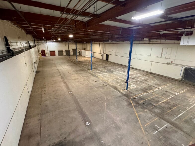 More Photos Of 2717 Aviation Way, Santa Maria Warehouse For Lease