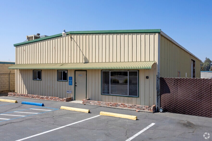 Primary Photo Of 6109-6165 N Winton Way, Winton Warehouse For Lease