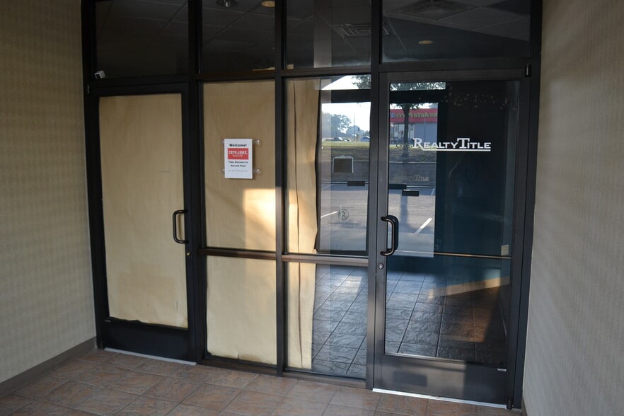 More Photos Of 3900 Dave Ward Dr, Conway Unknown For Lease
