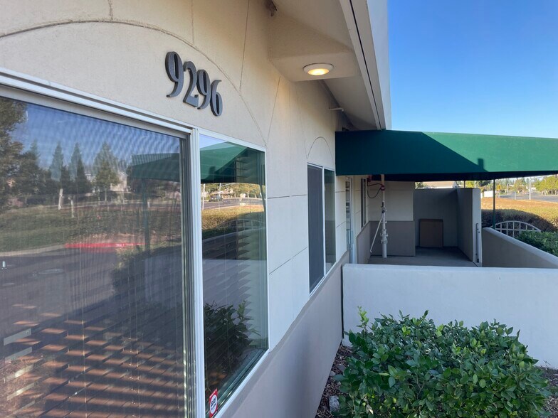 More Photos Of 9296 Vintage Park Dr, Sacramento Office For Sale