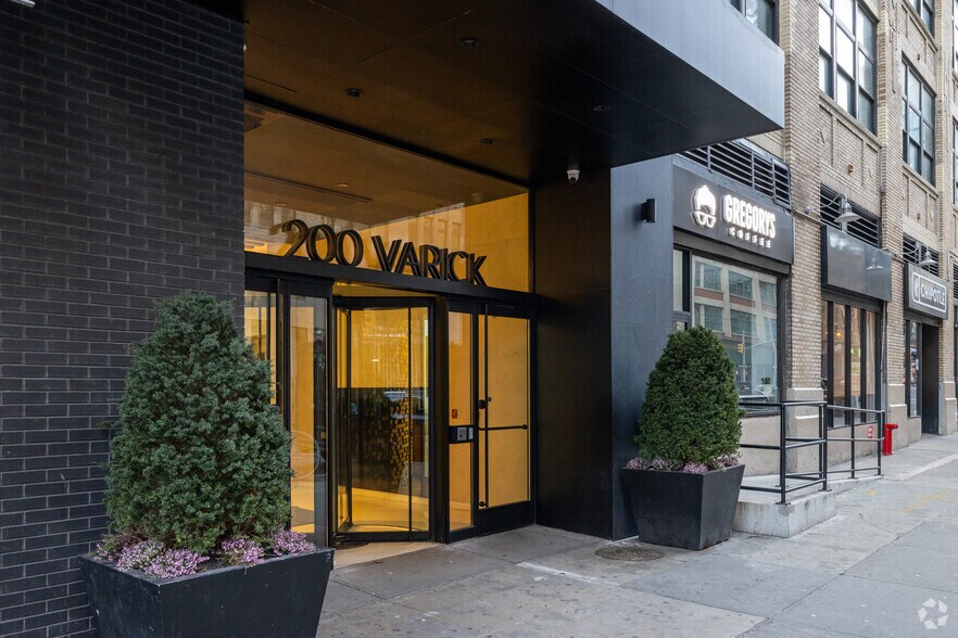 More Photos Of 200 Varick St, New York Office For Lease