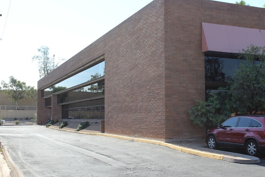 More Photos Of 1710 E Indian School Rd, Phoenix Medical For Sale