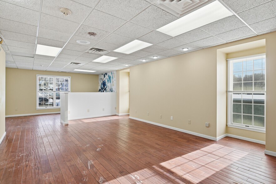 More Photos Of 37 Prospect St, East Longmeadow Storefront Retail Office For Lease