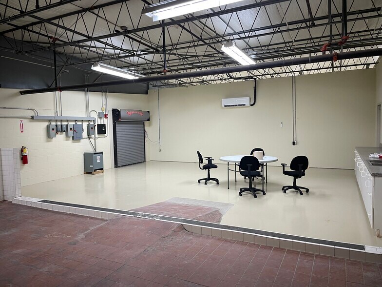 More Photos Of 2845 Wall Triana Hwy, Huntsville Warehouse For Lease