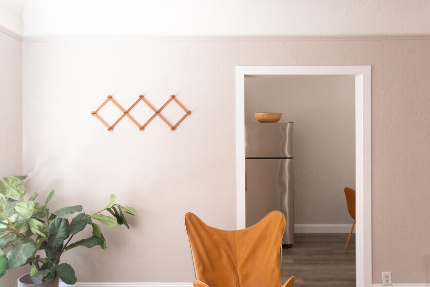 More Photos Of 118 N Westmoreland Ave, Los Angeles Apartments For Sale