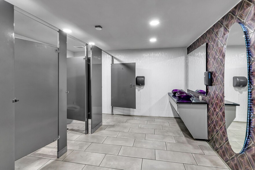 More Photos Of 7628 Corina Dr, Fort Worth Skating Rink For Sale