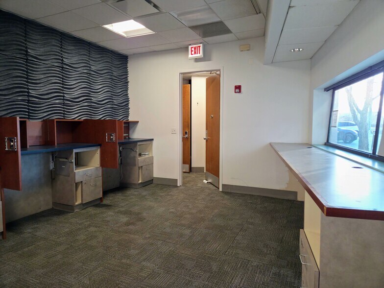 More Photos Of 1640 W Fullerton Ave, Chicago Bank For Sale