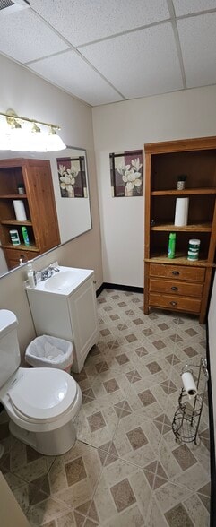 More Photos Of 4917 South Blvd, Charlotte Medical For Lease