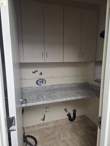 More Photos Of 1455 400 E Suite 3A, Logan Healthcare For Lease