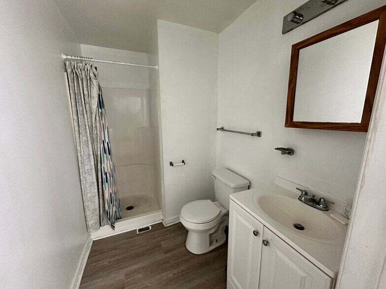 More Photos Of 8612 Halls Ferry Rd, Saint Louis Apartments For Sale