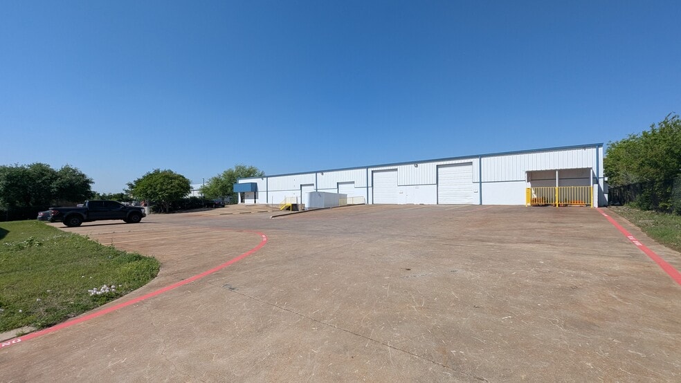 Primary Photo Of 1011 Enterprise Pl, Arlington Manufacturing For Lease
