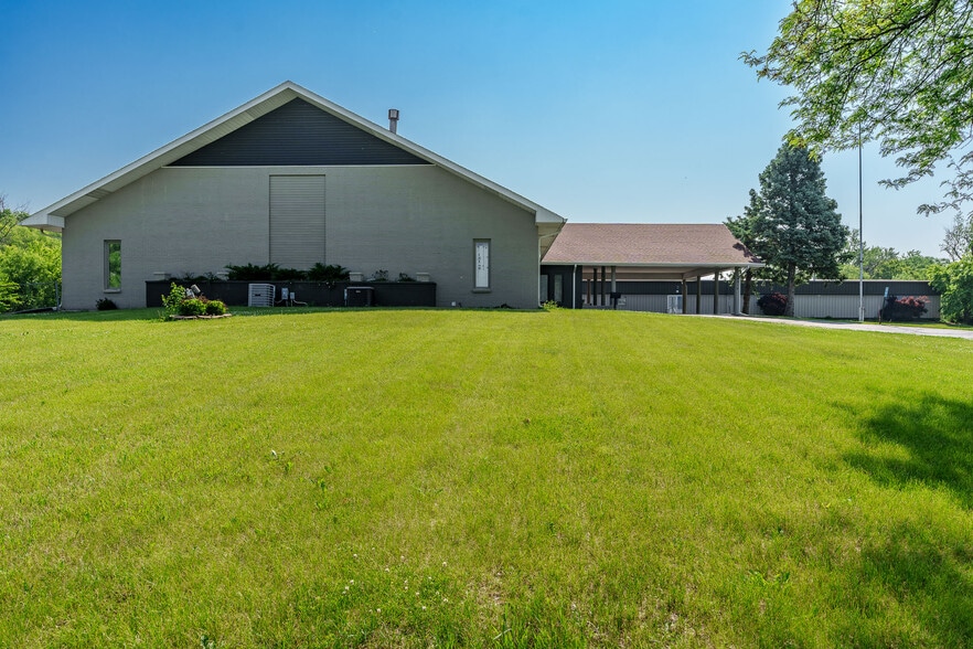 More Photos Of 4312 20th St, Rockford Religious Facility For Sale
