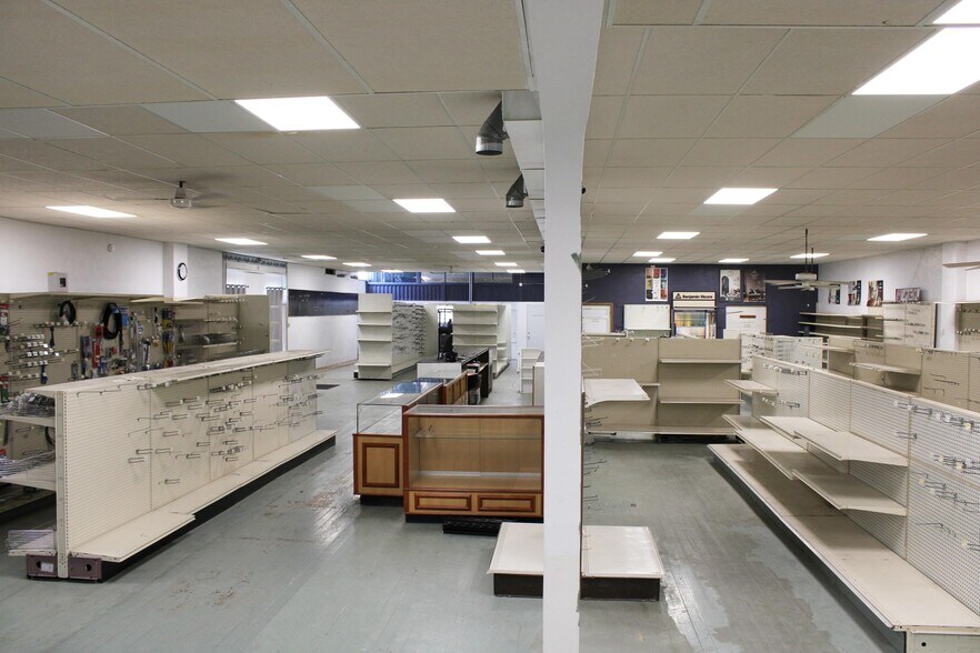 More Photos Of 800 Box Butte Ave, Hemingford General Retail For Sale