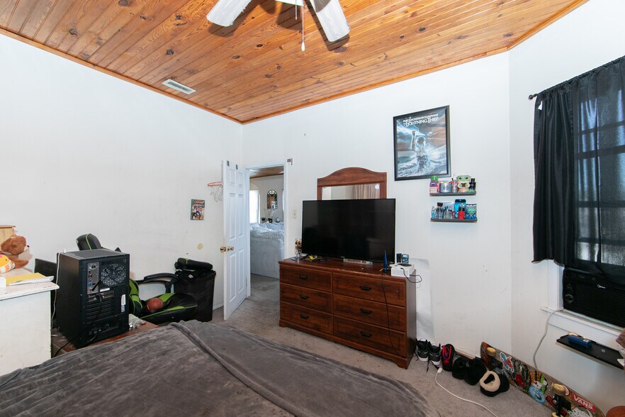 More Photos Of 604 White Horse Pike, Oaklyn Storefront For Sale