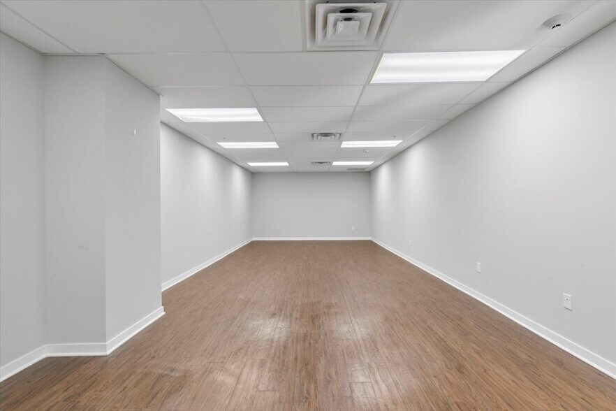 More Photos Of 34 Oakwood Ave, Norwalk Apartments For Lease