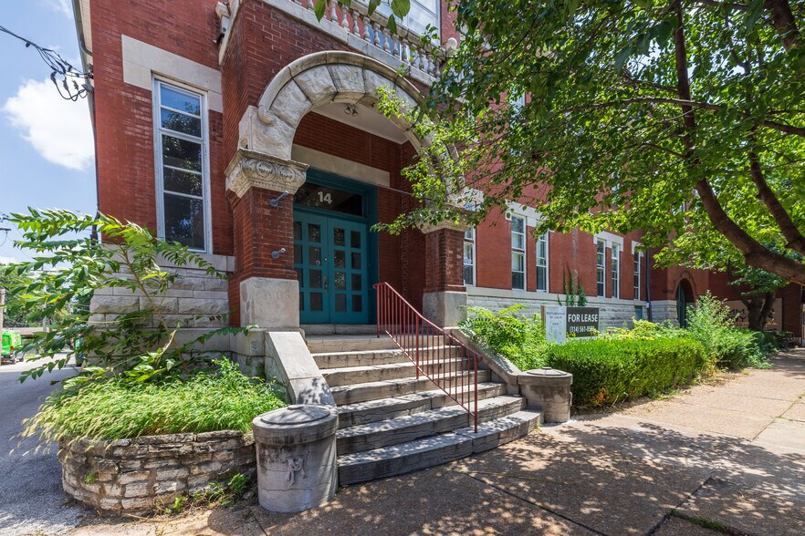 More Photos Of 12-14 N Newstead Ave, Saint Louis Office For Sale