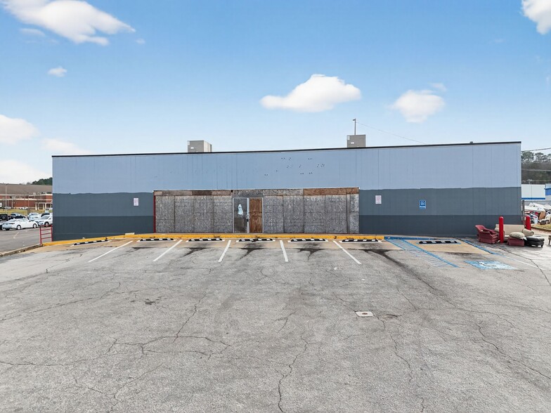 More Photos Of 1121 Huffman Rd, Birmingham Freestanding For Sale