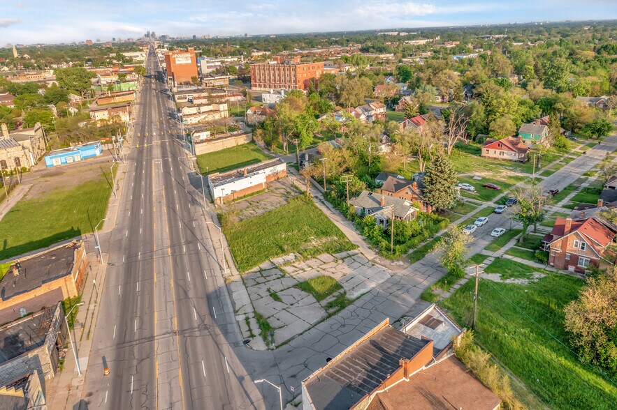 More Photos Of 11825 W Grand River, Detroit Land For Sale