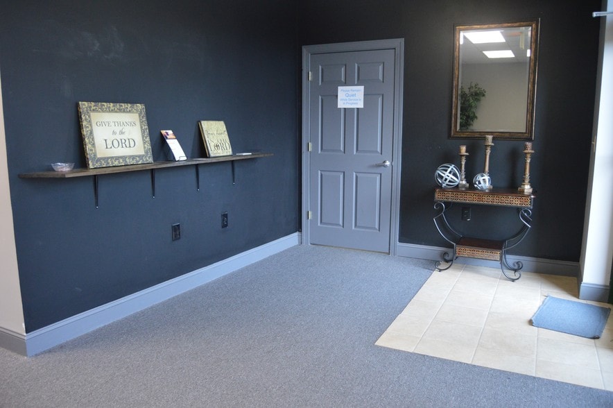 More Photos Of 34 Oleander Dr, Clayton General Retail For Lease