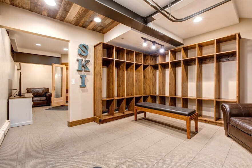 More Photos Of 1469 Woodside Ave, Park City Lodge Meeting Hall For Sale