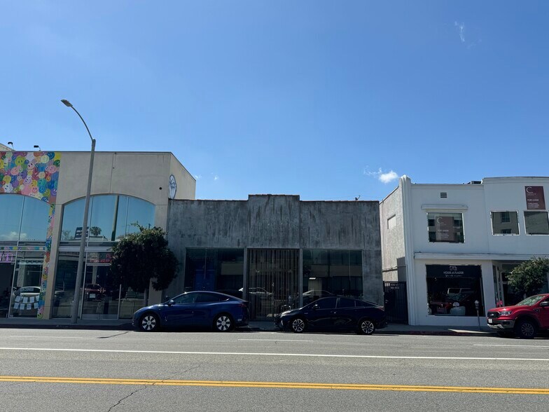 More Photos Of 8262 Melrose Ave, Los Angeles Storefront Retail Residential For Lease